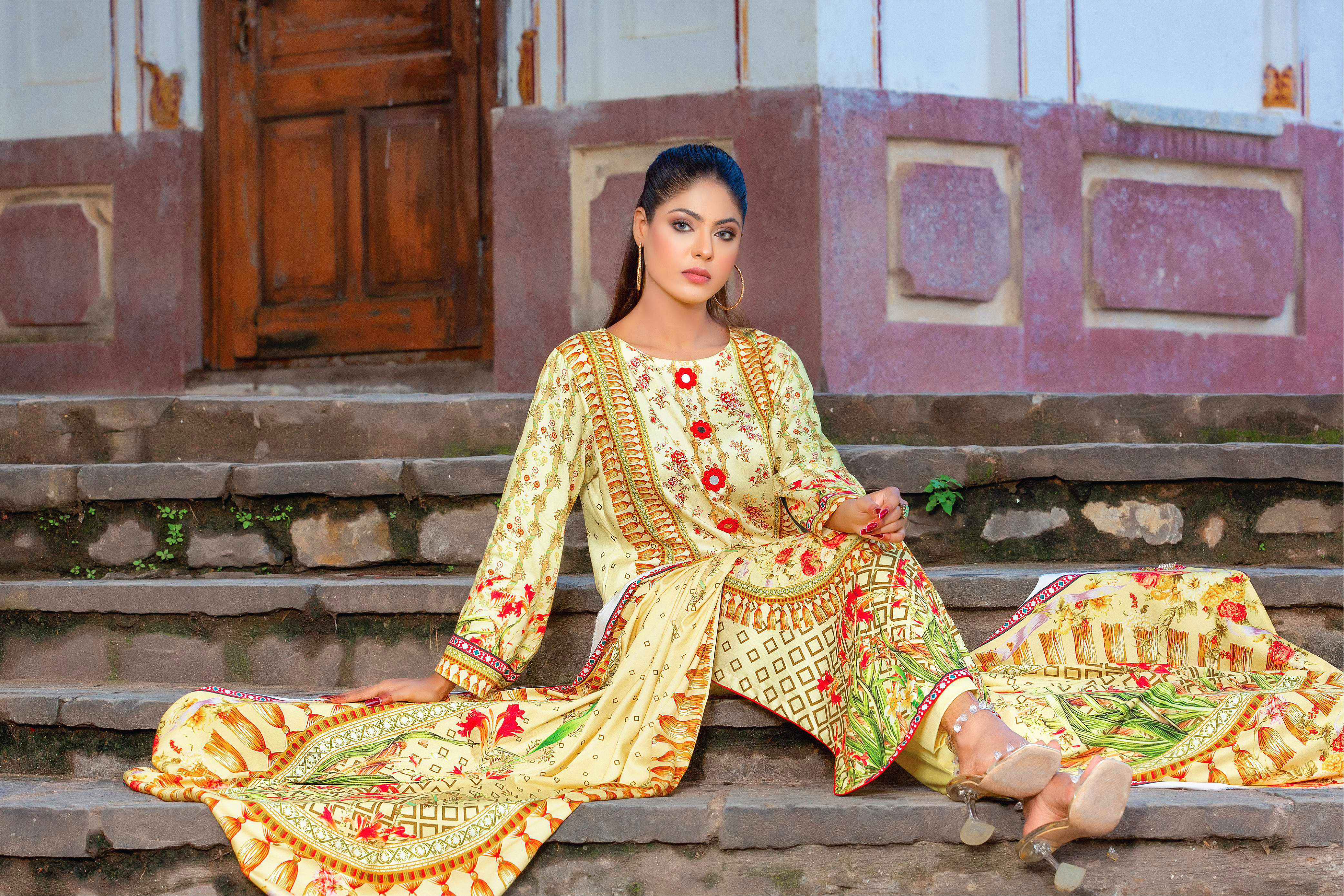 Make yourself look beautiful with Salwar Kameez